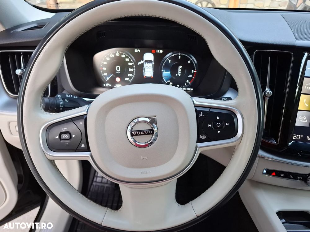 Volvo XC 60 D5 AWD Momentum - 7