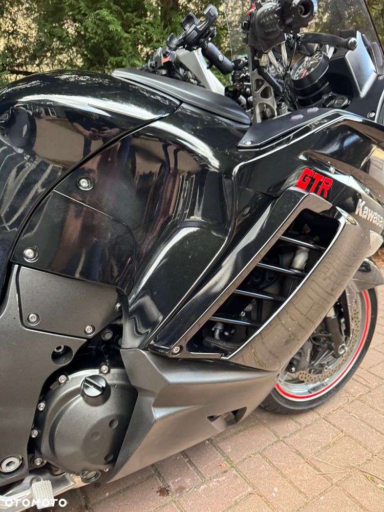 Kawasaki GTR - 4