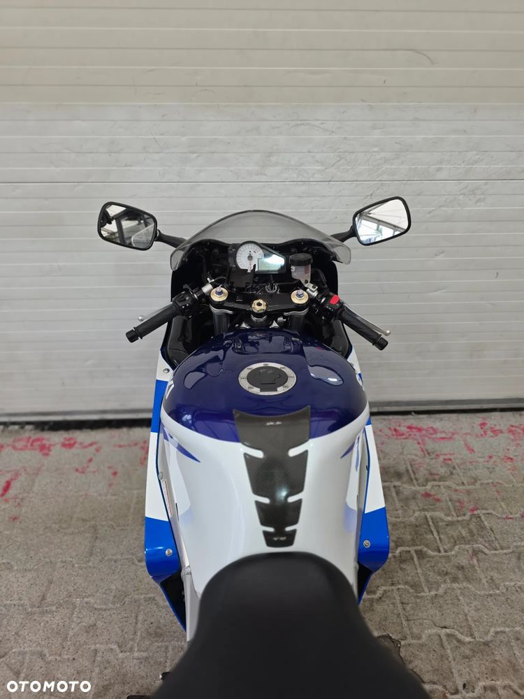 Suzuki GSX-R - 30