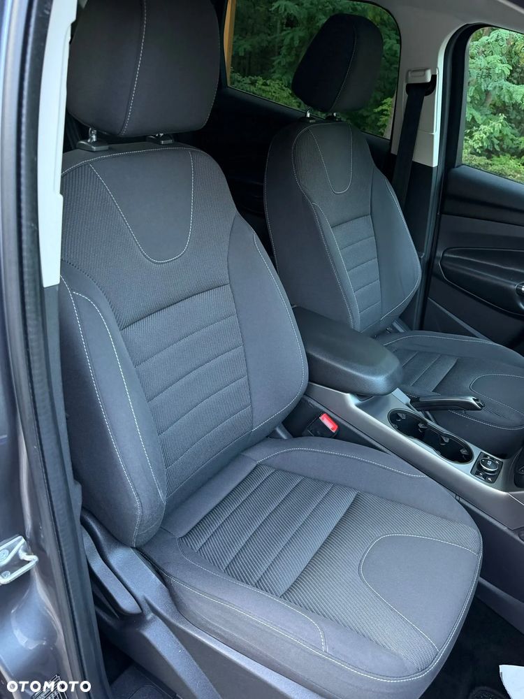 Ford Kuga - 31