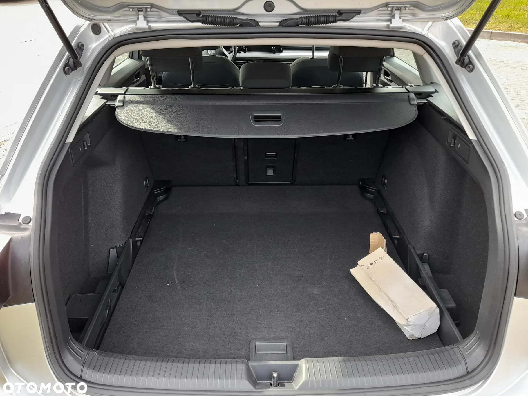 Volkswagen Golf VIII 1.5 TSI EVO Life - 31