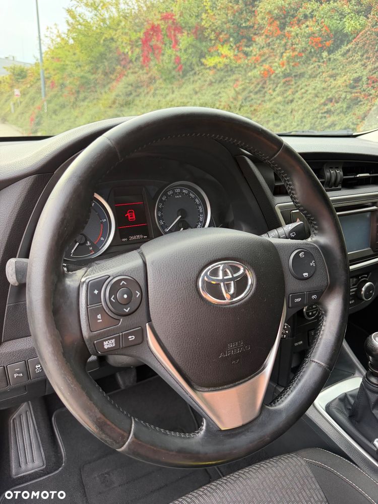 Toyota Auris 2.0 D-4D Premium Comfort - 20