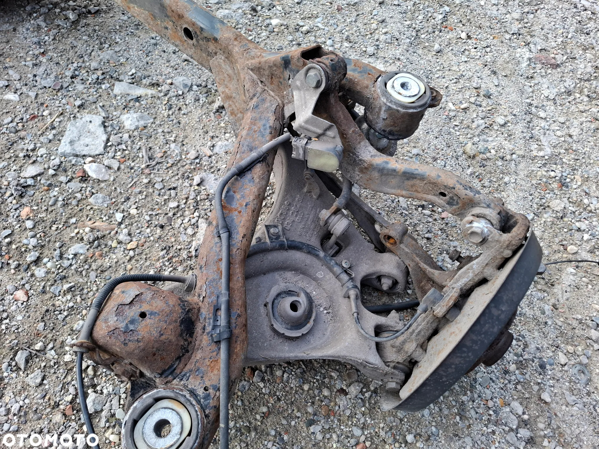 BELKA ZAWIESZENIE TRAWERS TYL TYLNA TYLNY AUDI A4 B6 SEDAN KOMBI SLASK WYSYLKA - 2