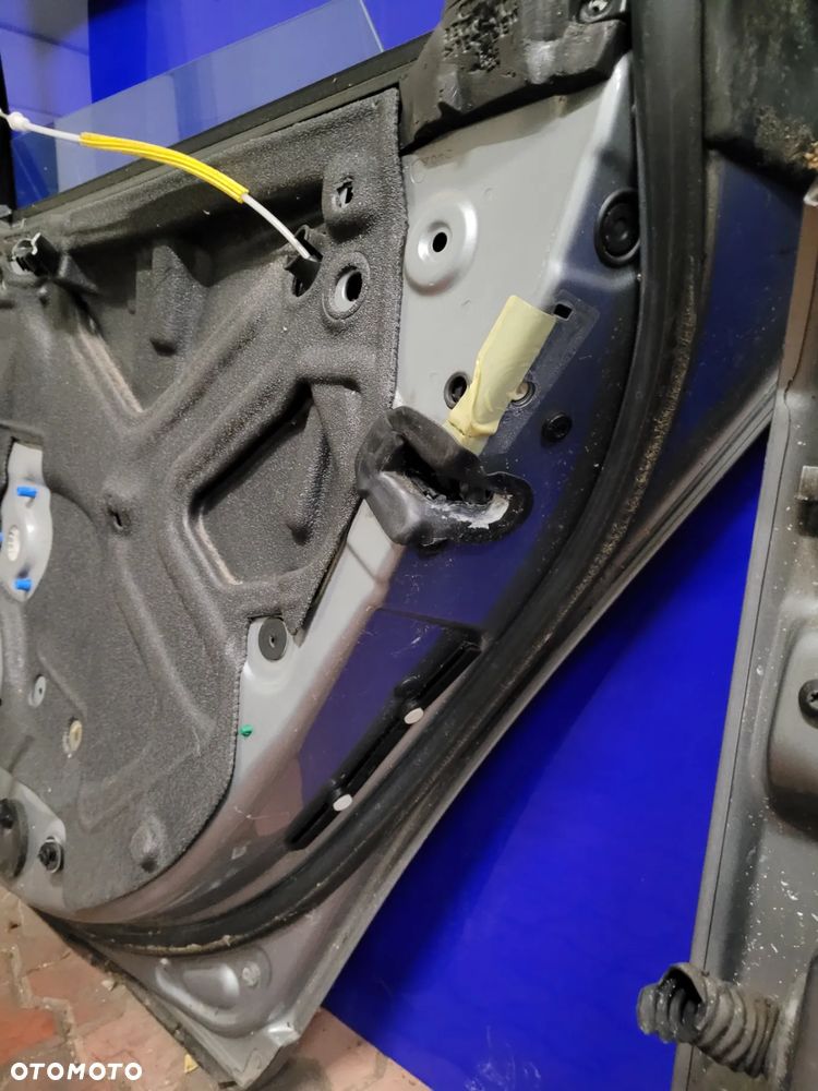 DRZWI PRAWY PRZÓD TYŁ AUDI A4 B7 KOMBI - 12