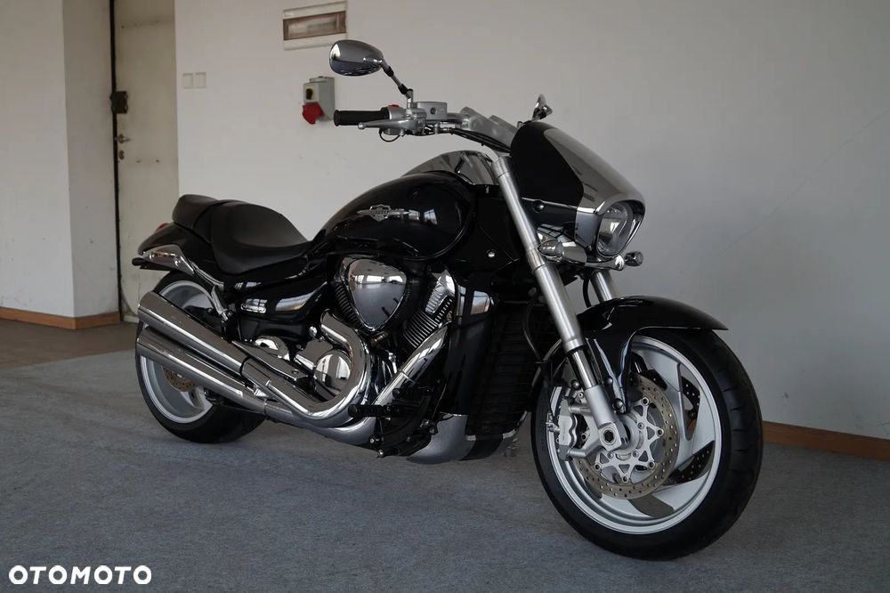 Suzuki Intruder - 1