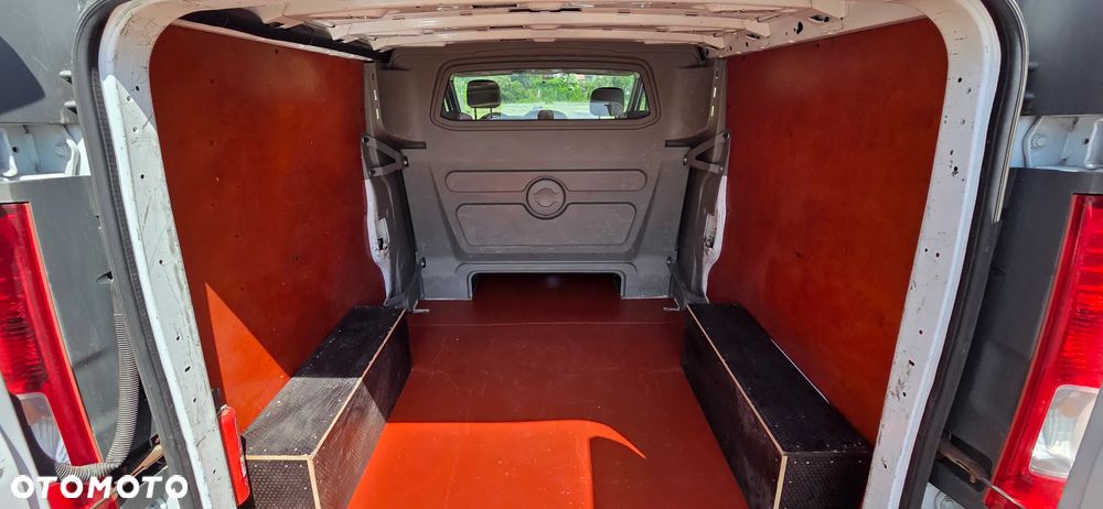 Opel Vivaro L2H1 2.9t - 11