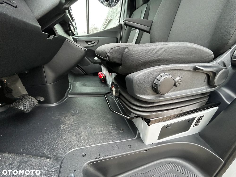 Mercedes-Benz Sprinter 317 CDI Furgon PRO długi - 16