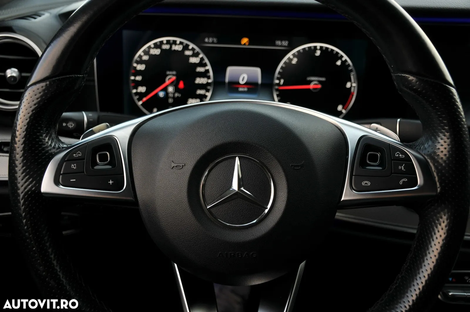 Mercedes-Benz E 220 d 4Matic 9G-TRONIC AMG Line - 10