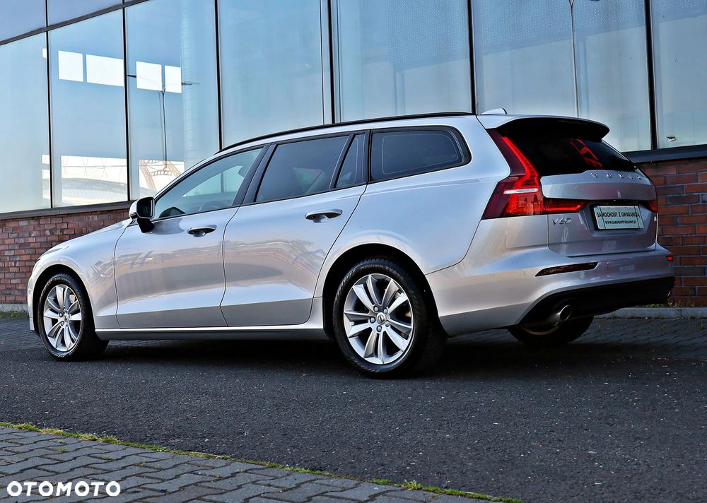 Volvo V60 B4 D Momentum - 7