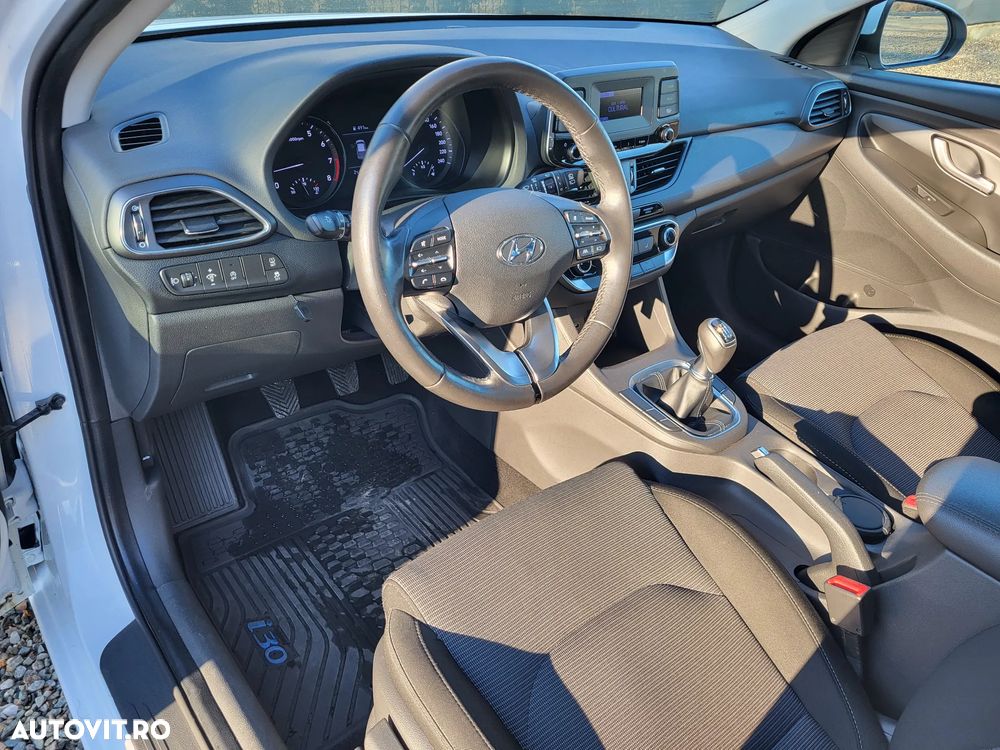 Hyundai i30 1.5 110CP 5DR M/T Comfort - 14