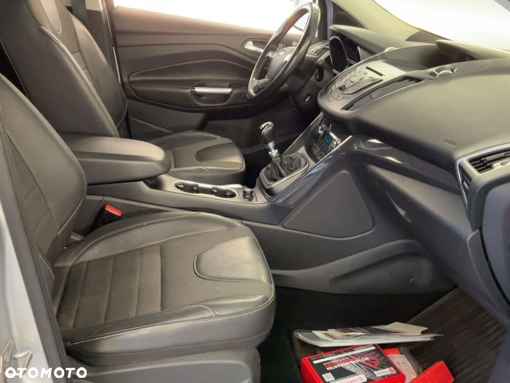 Ford Kuga 2.0 TDCi 4x4 Titanium - 6