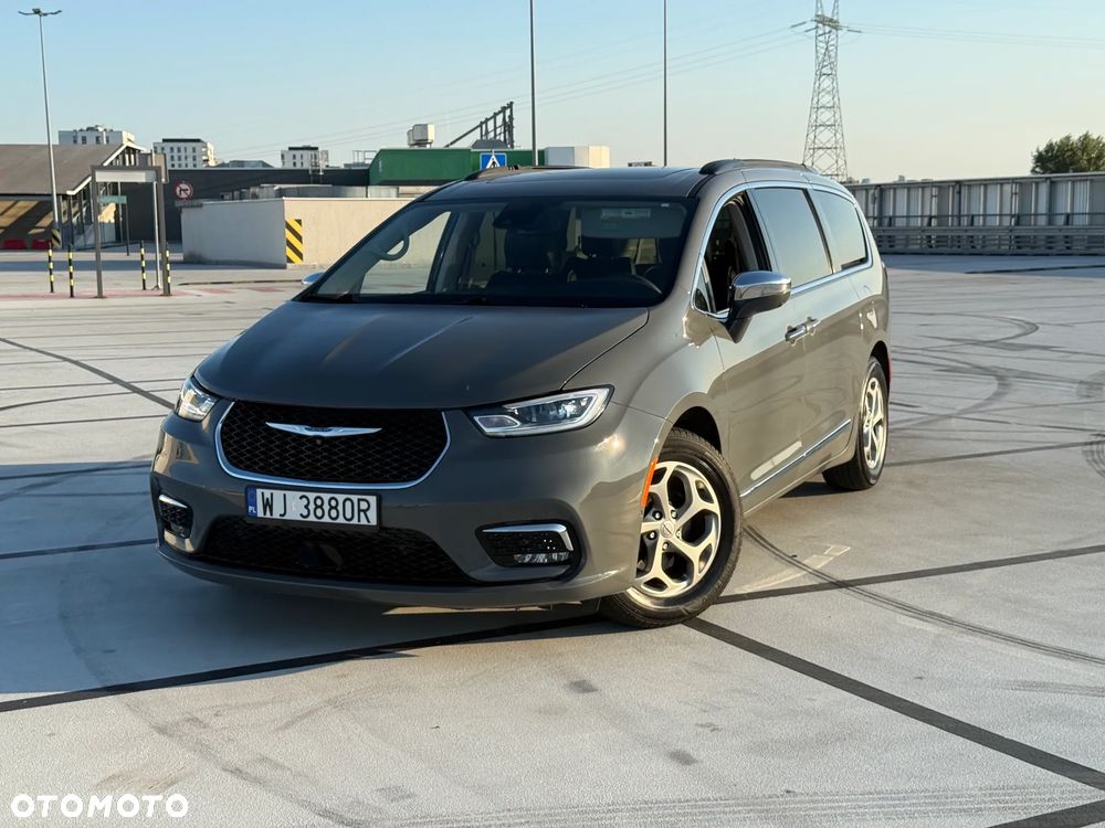 Chrysler Pacifica - 1
