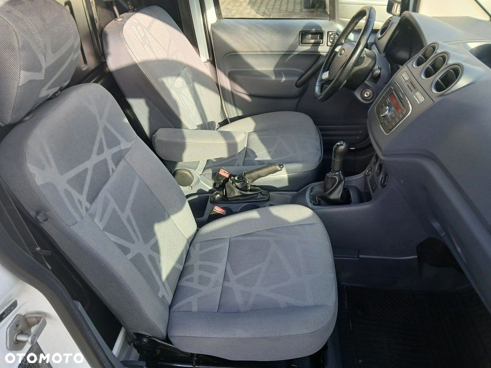 Ford Transit Connect - 16