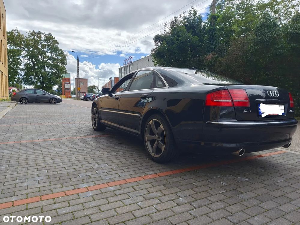 Audi A8 4.2 Quattro - 9