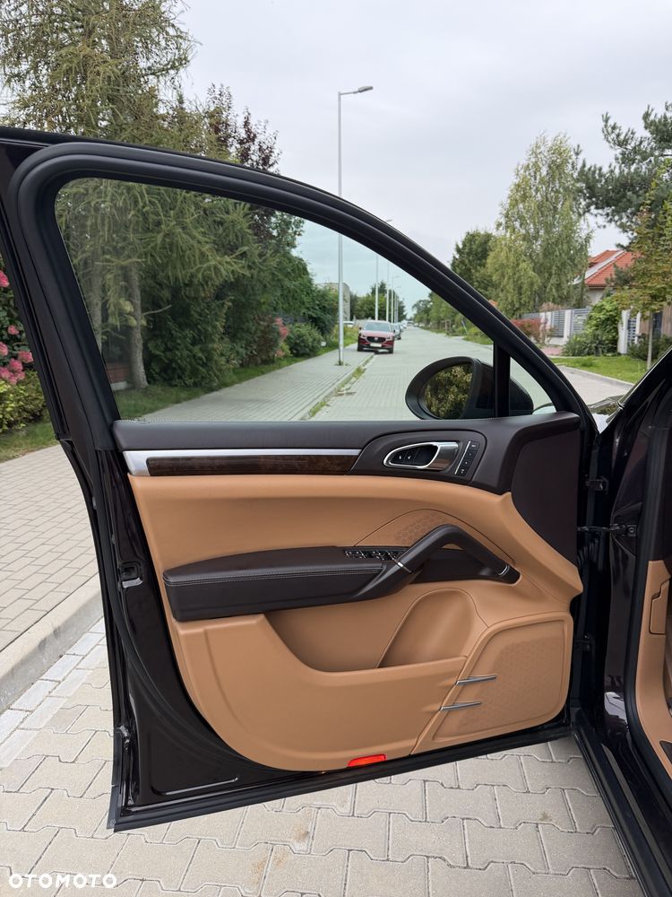 Porsche Cayenne Diesel Platinum Edition - 24