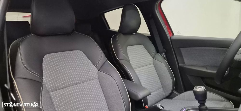 Renault Clio 1.0 TCe Techno - 38