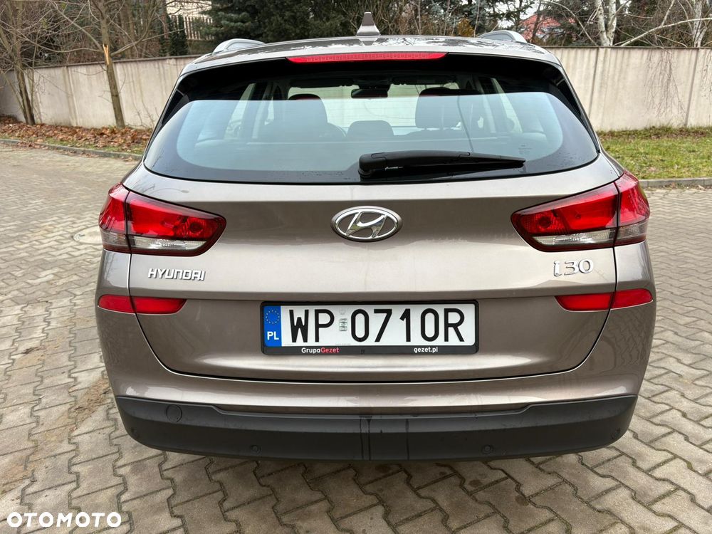 Hyundai i30 1.5 DPI Classic + - 4