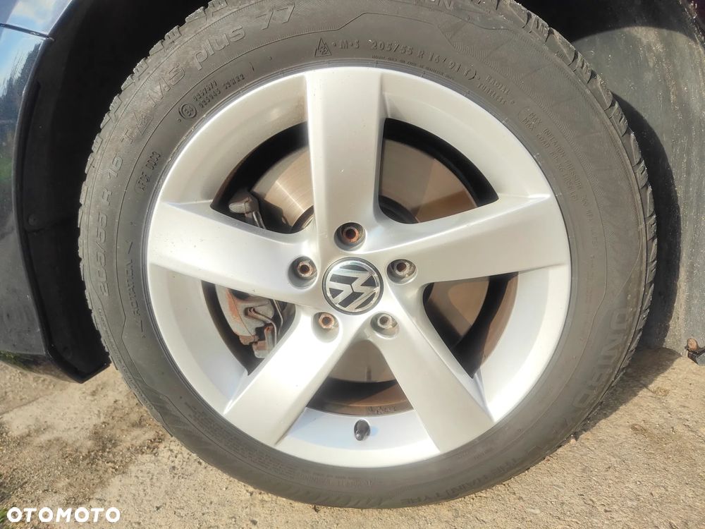Volkswagen Passat 1.6 TDI Comfortline - 14