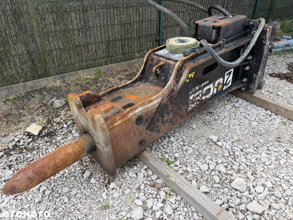 JCB HM180T - 1