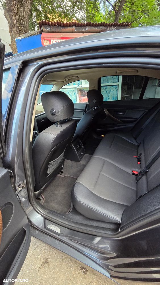 BMW Seria 3 320d Aut. Modern Line - 13