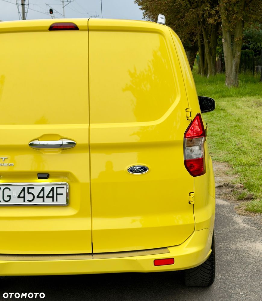 Ford Transit Courier - 34