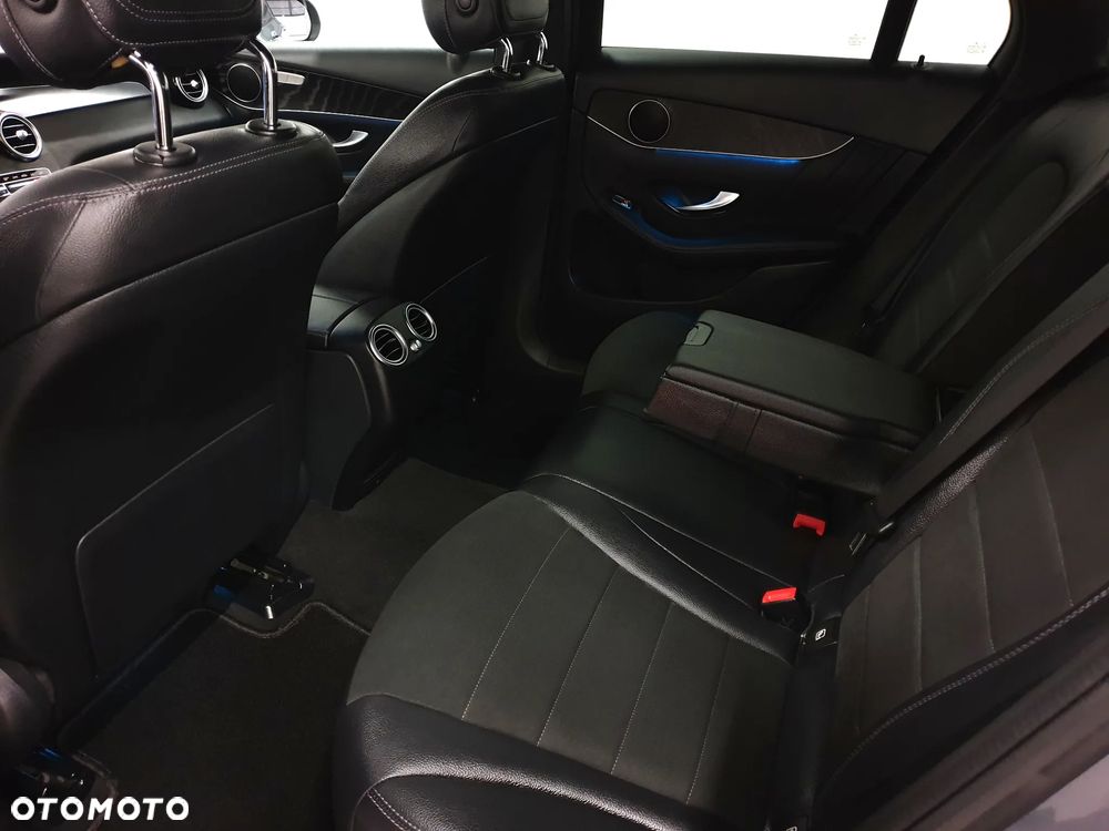 Mercedes-Benz GLC 220 d 4Matic 9G-TRONIC AMG Line - 27