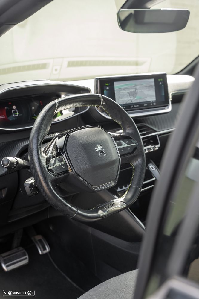 Peugeot e-208 GT - 23