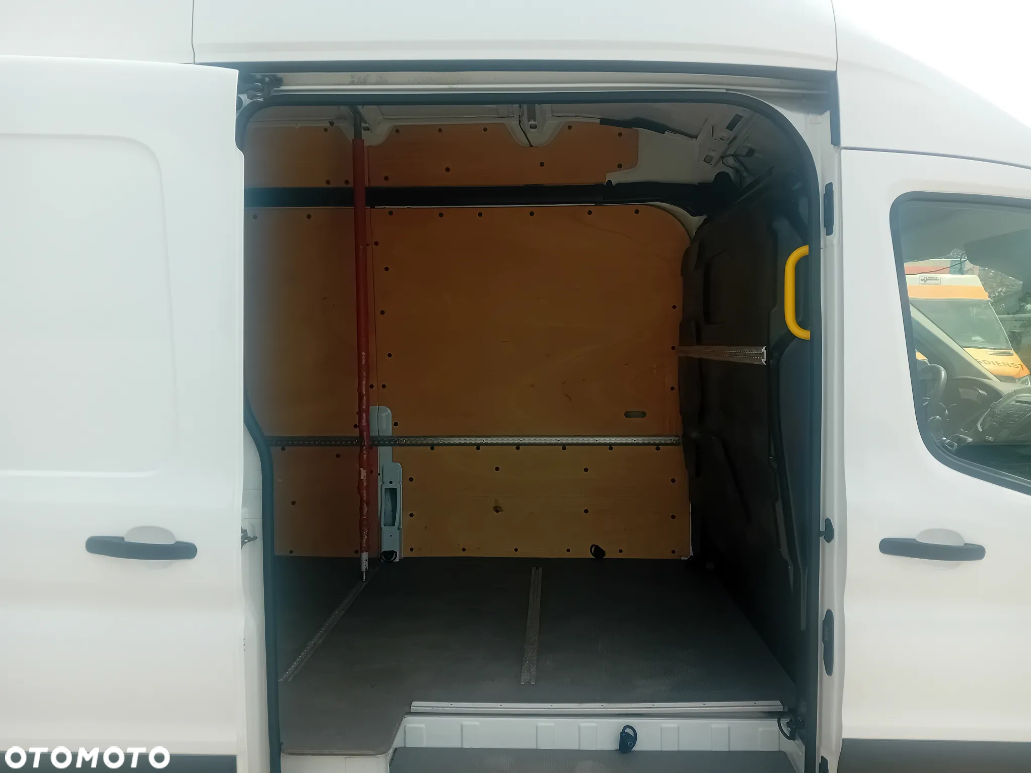 Ford Transit - 13