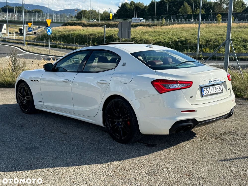 Maserati Ghibli S GranSport - 14