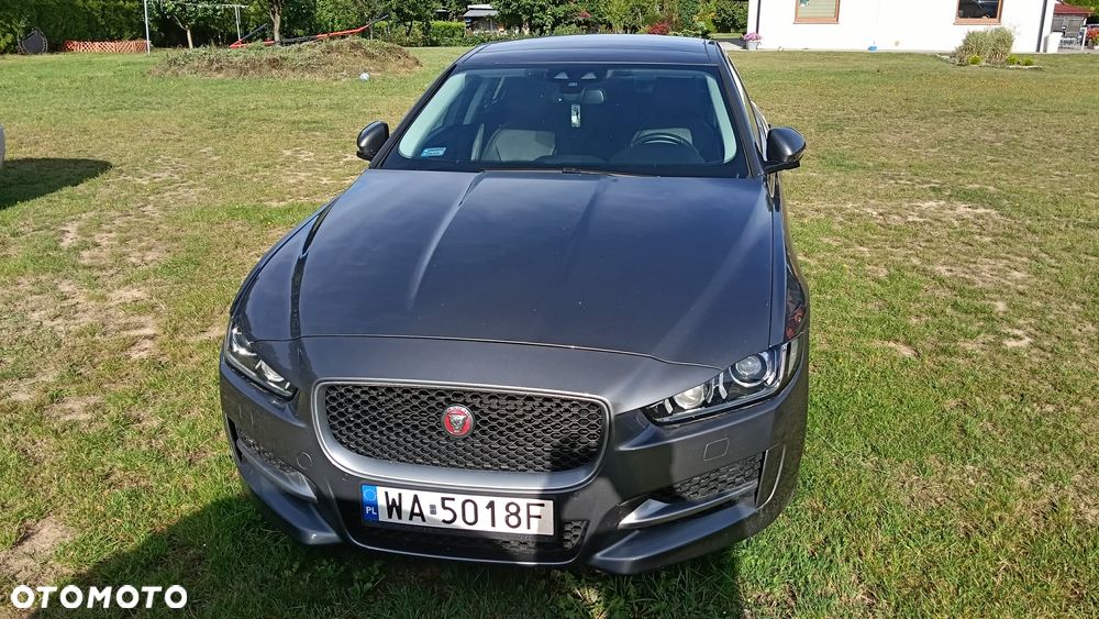 Jaguar XE 2.0 D Portfolio - 5
