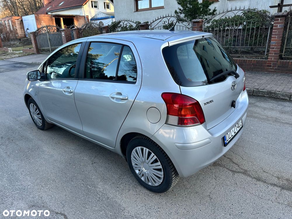 Toyota Yaris 1.0 VVT-i Luna - 11