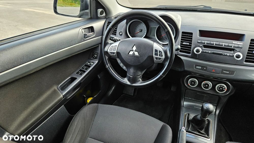 Mitsubishi Lancer 1.8 Intense - 22