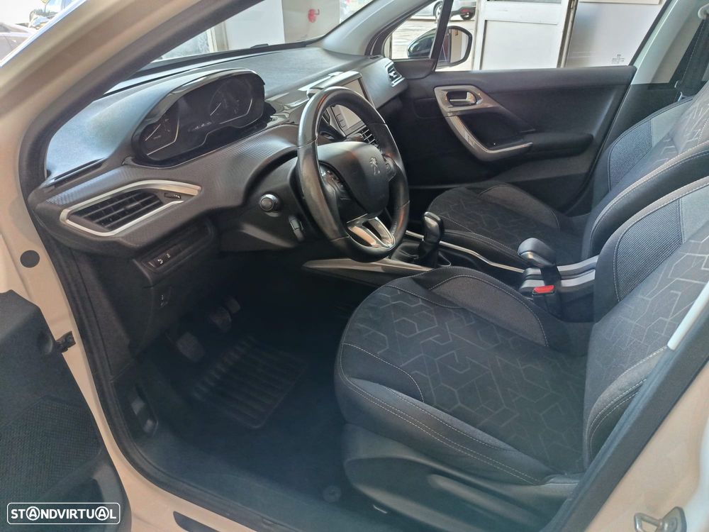 Peugeot 2008 1.2 PureTech Style - 22