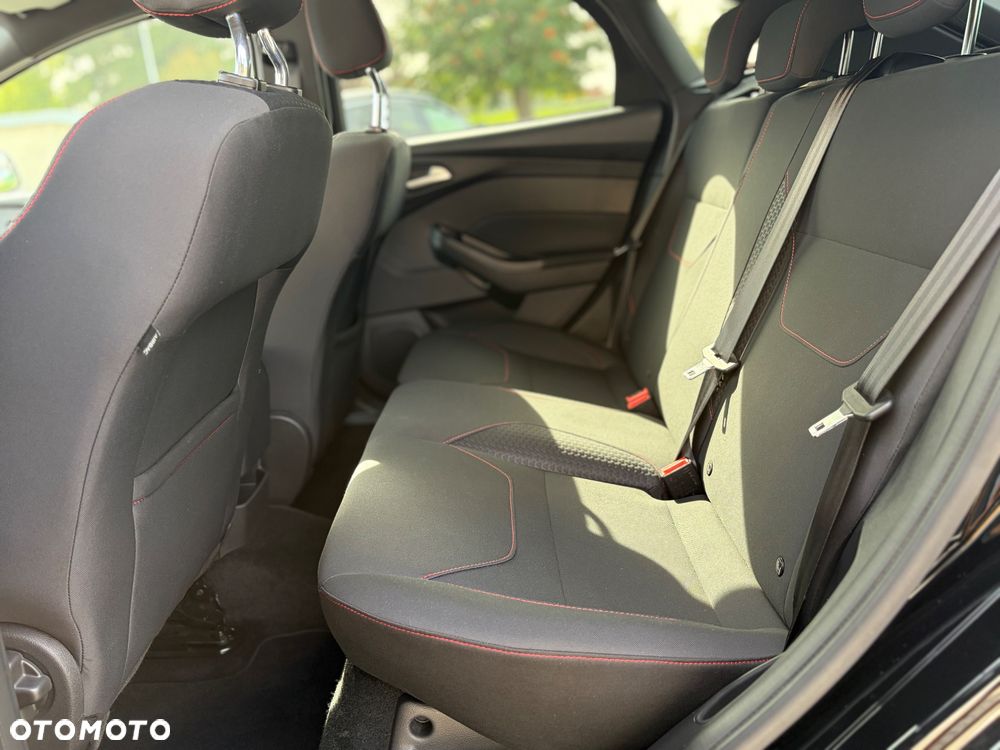 Ford Focus 1.0 EcoBoost Start-Stopp-System ST-LINE DESIGN - 30