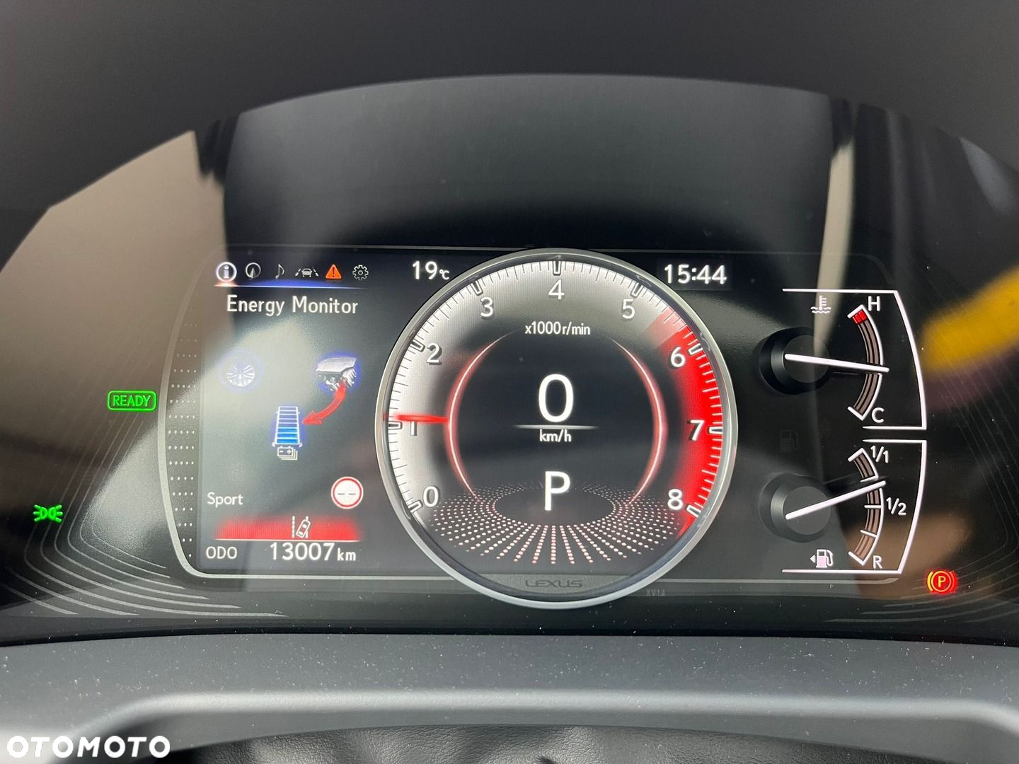 Lexus ES 300h Business Edition - 27