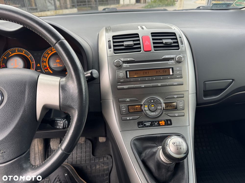 Toyota Auris 1.6 Prestige - 20