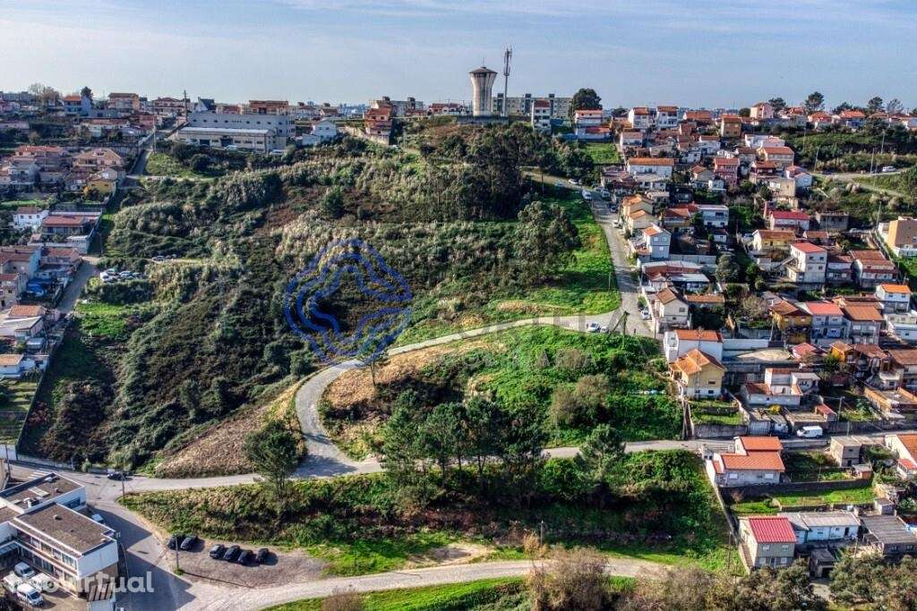 3 terrenos urbanos à venda em São Pedro da Cova com área total de 16.6 - Grande imagem: 2/20