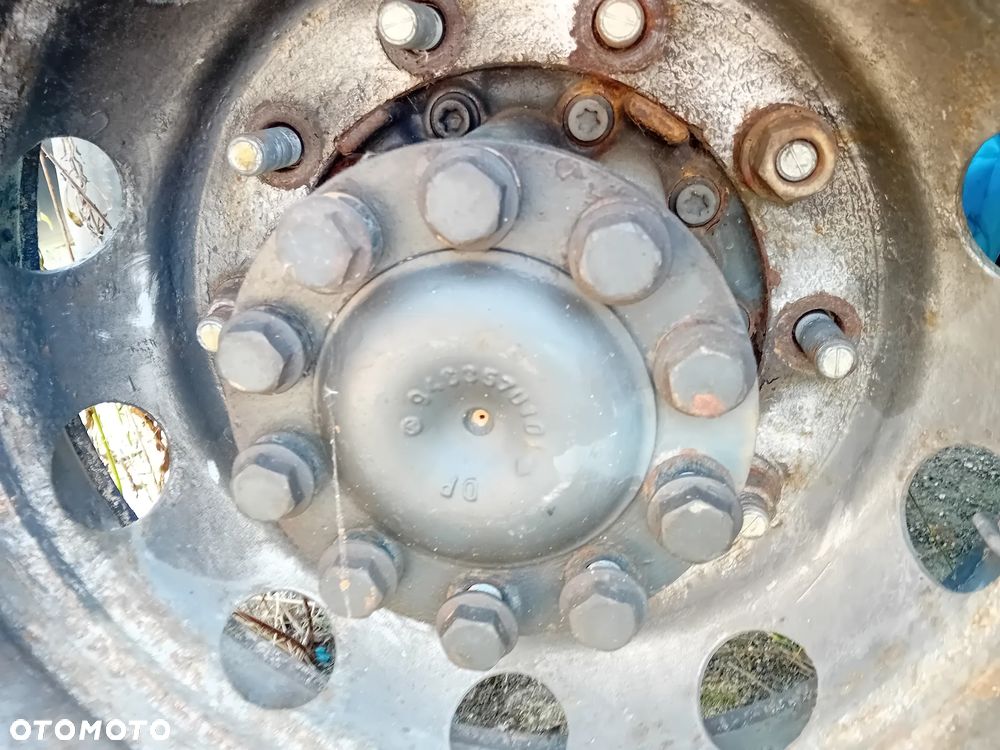 Piasty do naczep - 12