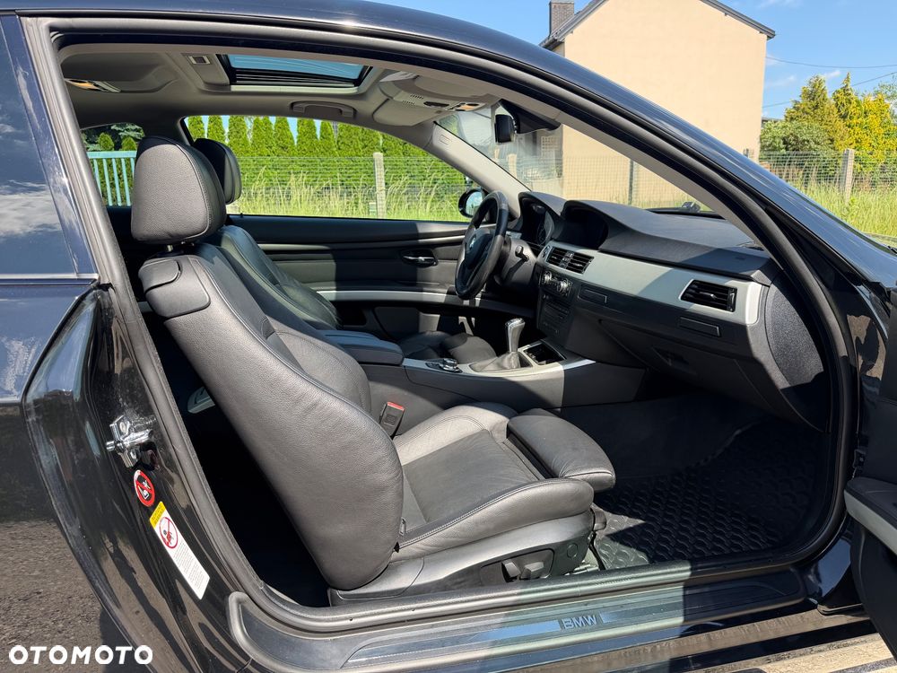 BMW Seria 3 325i Edition Exclusive - 6
