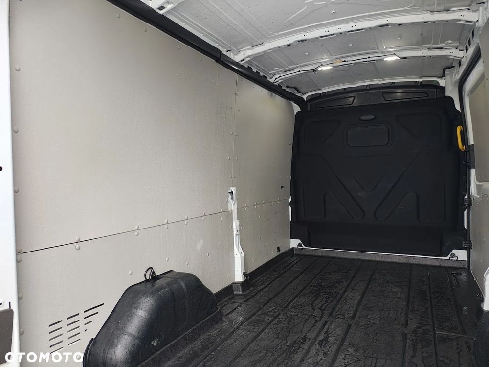 Ford Transit - 18