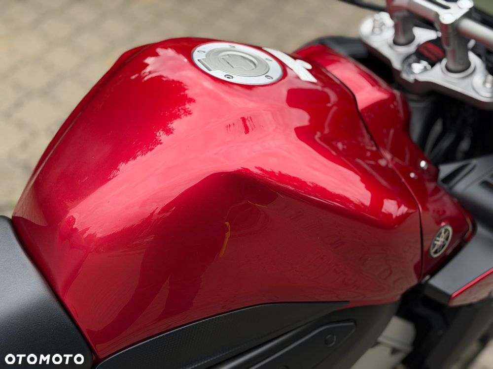 Yamaha FZ - 19