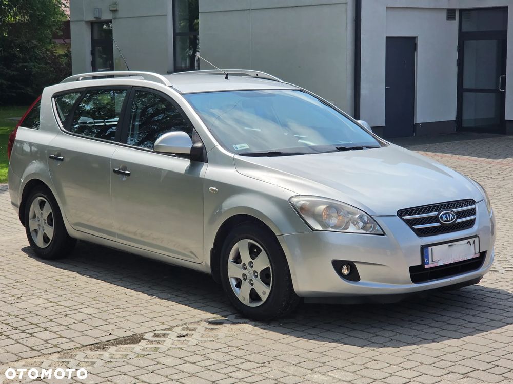 Kia Ceed - 13