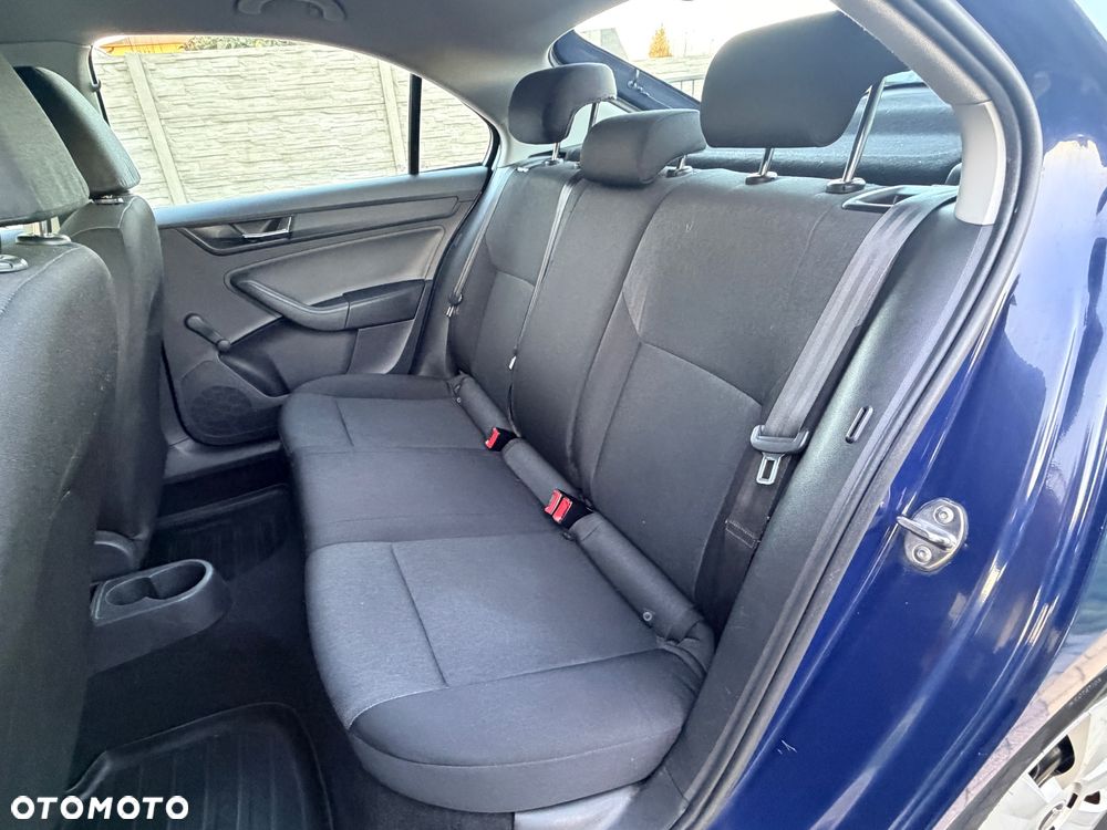 Skoda RAPID 1.0 TSI Active - 34