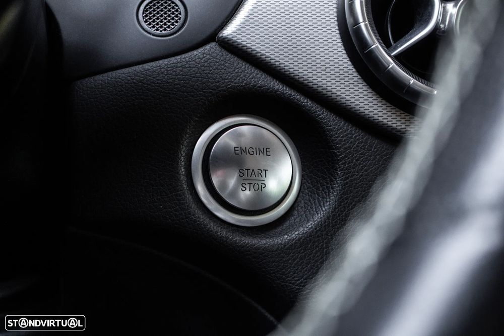 Mercedes-Benz CLA 200 d 4Matic 7G-DCT - 15