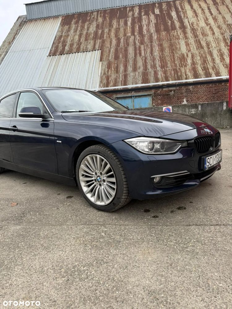 BMW Seria 3 328i Luxury Line - 3