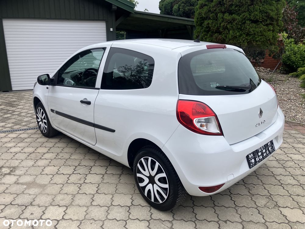 Renault Clio - 2