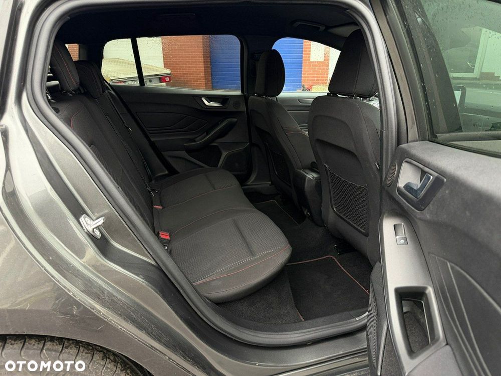 Ford Focus - 23