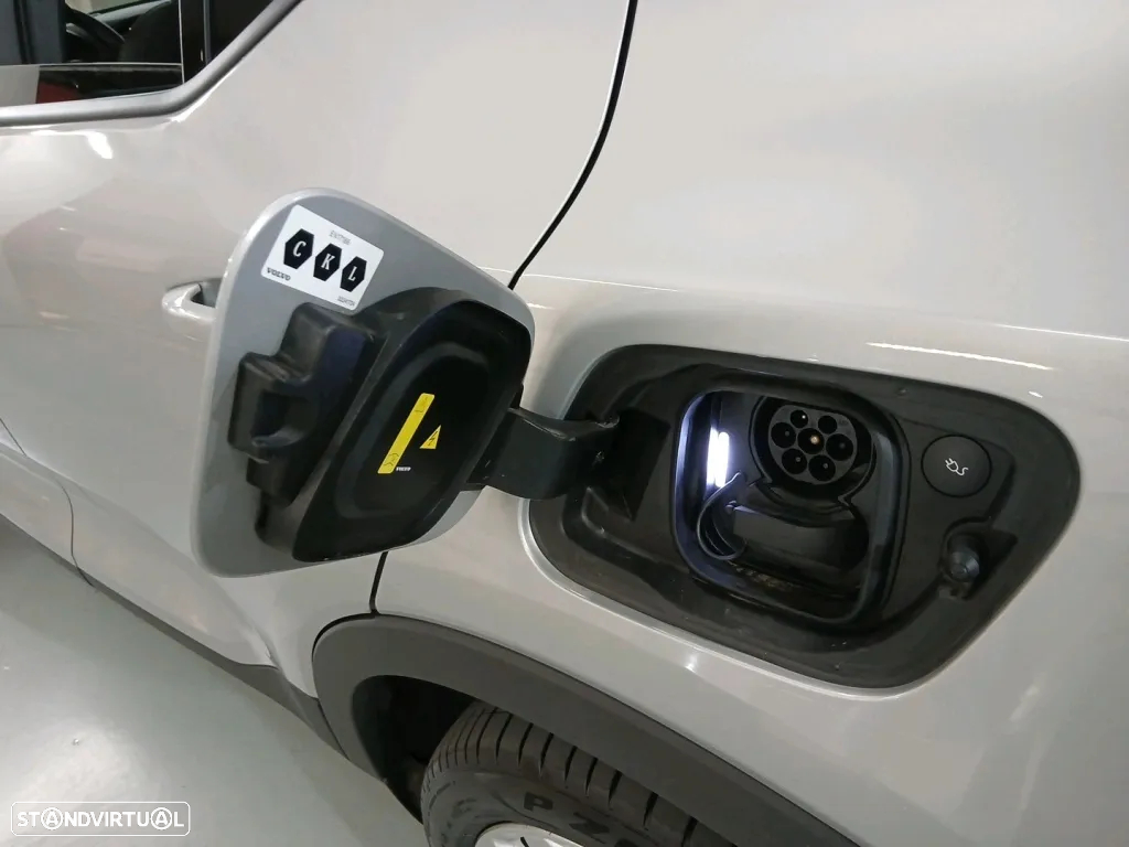 Volvo XC 40 Recharge Core - 11