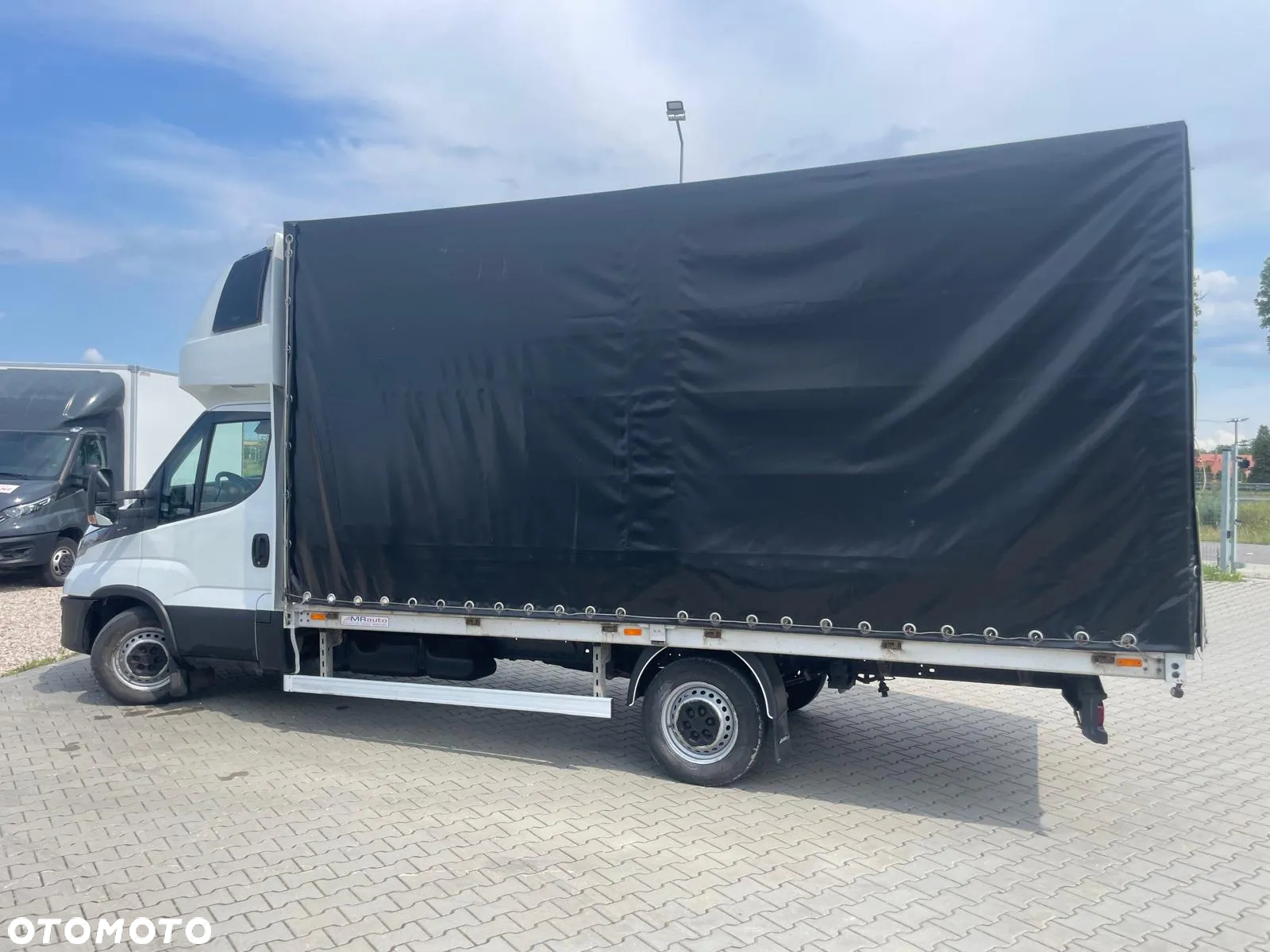 Iveco 35S18 10EP Międzynarodówka, podnoszony dach - 7