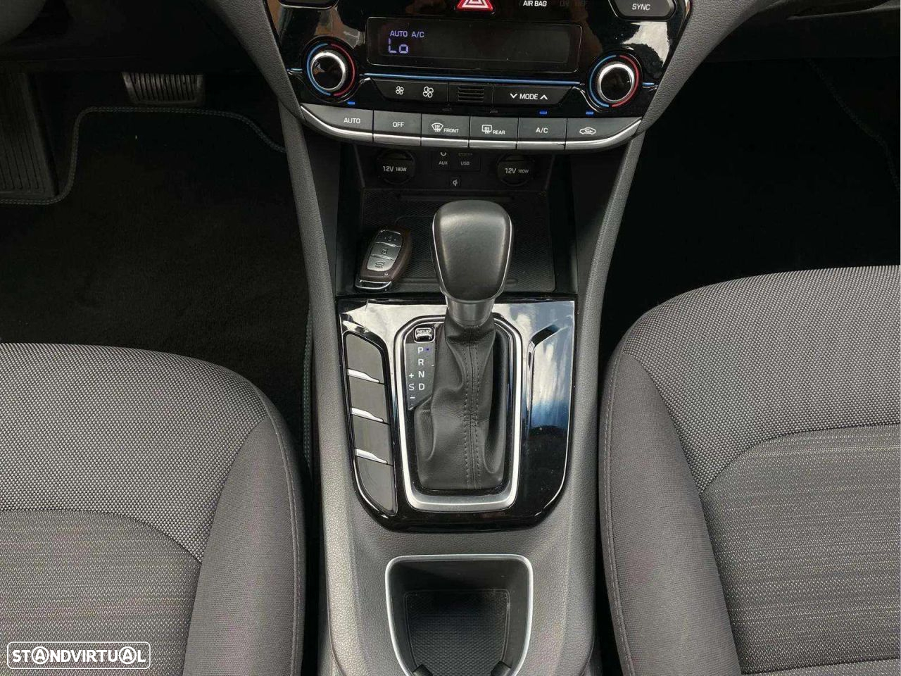 Hyundai Ioniq 1.6 GDI HEV Hybrid Tech - 14